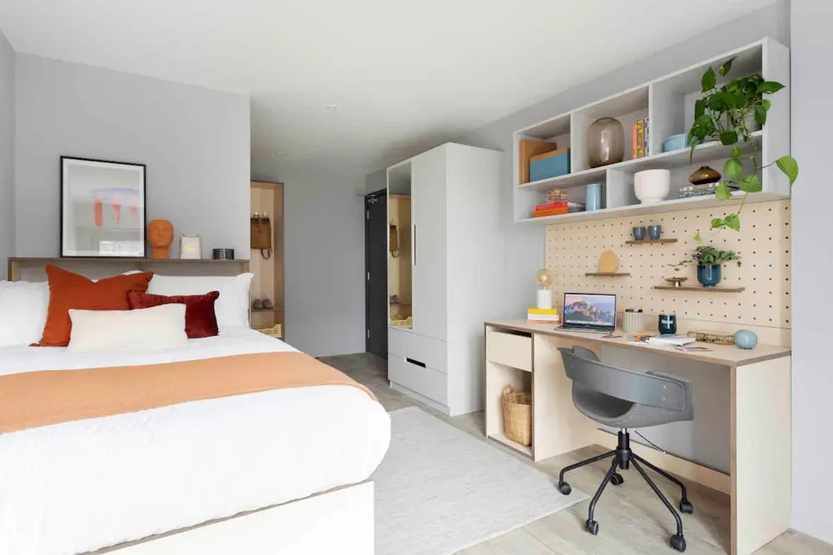 5 Bedroom Premium Ensuite - room